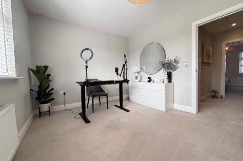 Coolhurst bed 2 3.jpg
