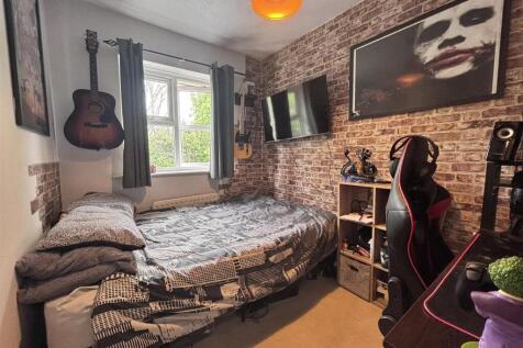 Primrose bedroom 2.jpg