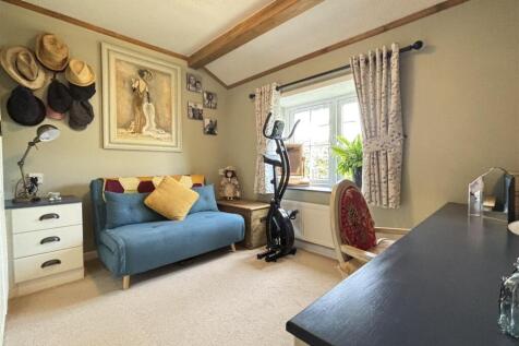 OAKLANDS BED 22.jpg