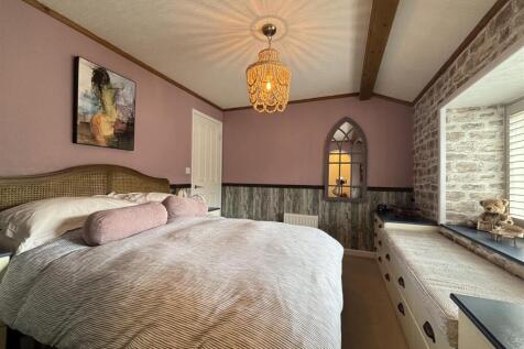 OAKLANDS BEDROOM 2.jpg