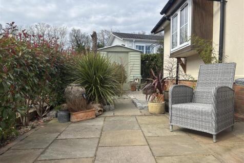 Oaklands Garden 2.jpg
