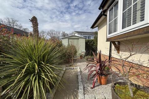 Oaklands Garden 3.jpg