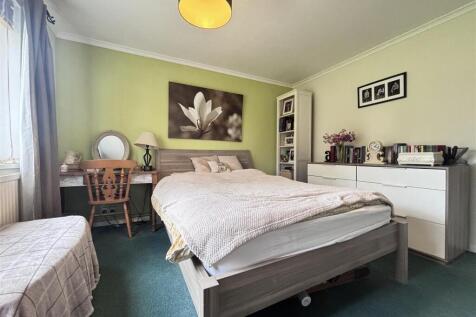 Swann Way bed 1 3.jpeg