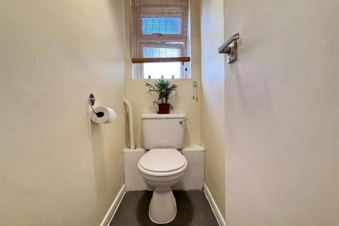 Swann Way toilet.jpeg