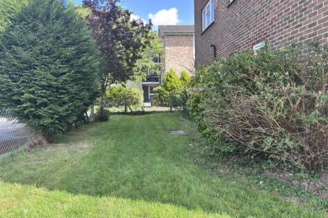 Swann Way comm gardens 2.jpeg