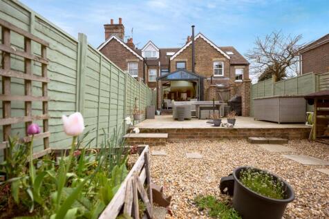 rear garden1.jpg