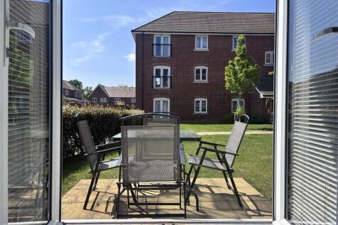 Briar patio.jpg