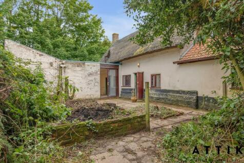 Attik Monks Farm cottage (32).jpg