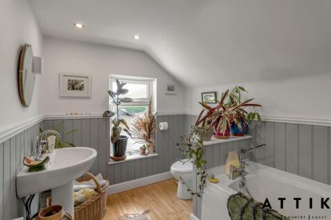 3 Bungay Road, Halesworth, IP19 8HW (10).jpg
