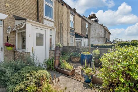 3 Bungay Road, Halesworth, IP19 8HW (2).jpg