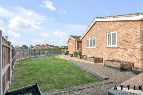 2 Green Park, Harleston, IP20 9DT (3).jpg