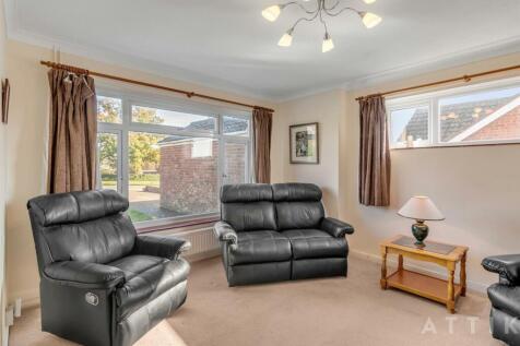 11 Kennedy Close Halesworth IP19 8EG (10).jpg