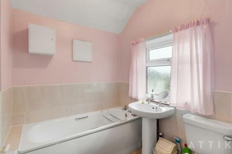 40 The Avenue Halesworth IP19 8JB (12).jpg