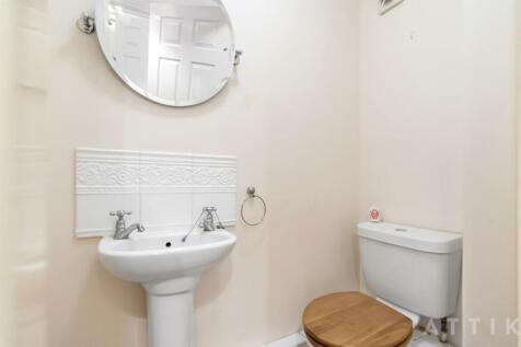 10 Aldergrove Close IP19 8TB (14).jpg