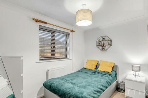 93 Dukes Drive Halesworth IP19 8TJ (11).jpg