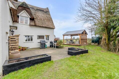 Old thatched cottage Manse Lane Crstfield IP19 0DJ