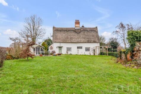 Old thatched cottage Manse Lane Crstfield IP19 0DJ