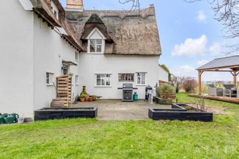 Old thatched cottage Manse Lane Crstfield IP19 0DJ