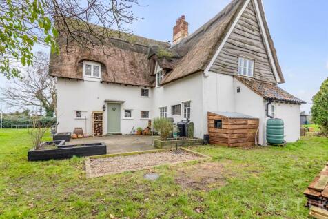Old thatched cottage Manse Lane Crstfield IP19 0DJ