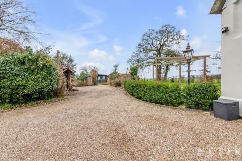 Old thatched cottage Manse Lane Crstfield IP19 0DJ