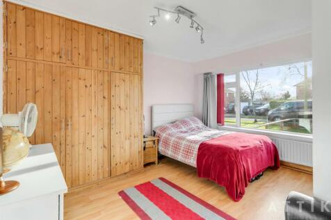 31 Queens Drive, Halesworth IP19 8DN (8).jpg