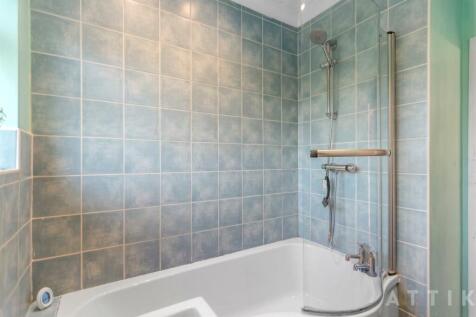 31 Queens Drive, Halesworth IP19 8DN (11).jpg