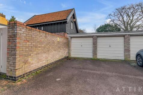 2 Maltings Close Halesworth IP19 8EX (15).jpg