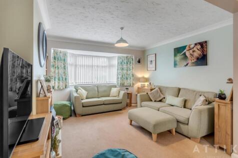9 Bedingfield Crescent Halesworth IP19 8DZ (7).jpg