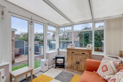 9 Bedingfield Crescent Halesworth IP19 8DZ (14).jp