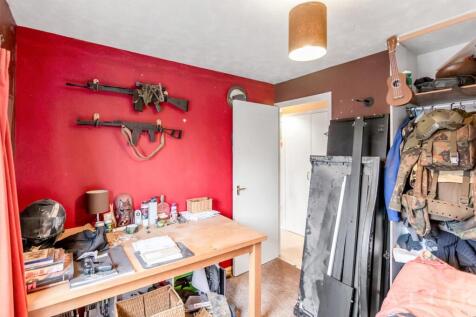 6 Mill Hill Drive Halesworth IP19 8DB (25).jpg