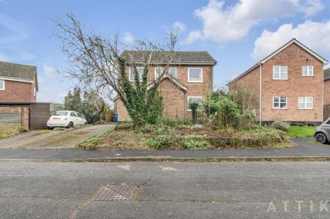6 Mill Hill Drive Halesworth IP19 8DB (35).jpg