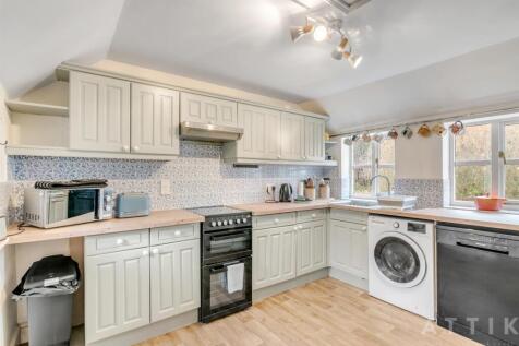 Attik 25 High Street Wangford NR34 8RL (13).jpg