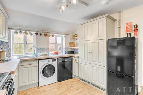 Attik 25 High Street Wangford NR34 8RL (14).jpg