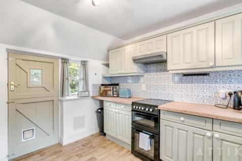 Attik 25 High Street Wangford NR34 8RL (15).jpg