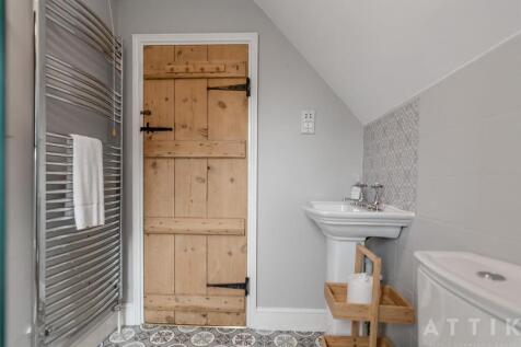 Attik 25 High Street Wangford NR34 8RL (24).jpg