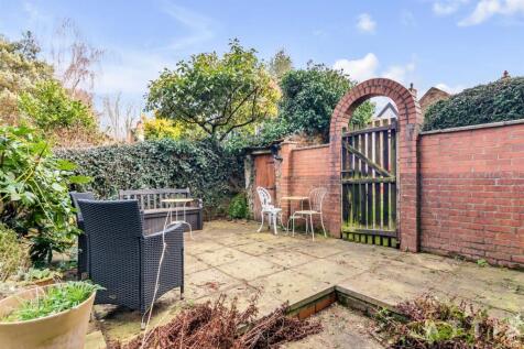 Back Garden 25 High Street Wangford NR34 8RL (3).j
