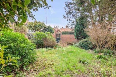 Back Garden 25 High Street Wangford NR34 8RL (4).j
