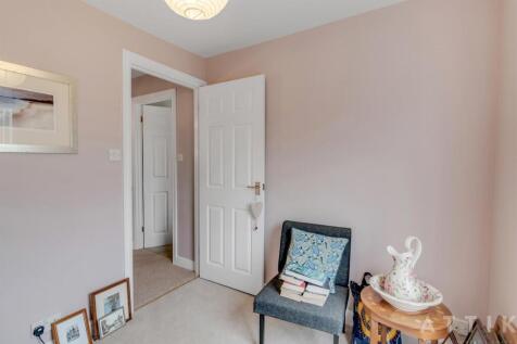 Attik 11 St Johns Road Bungay NR35 1DH (14).jpg