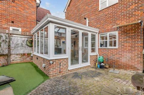 8 Blyth Mews, Halesworth, IP19 8FB (41).jpg