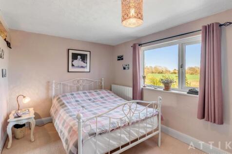2 Town Farm Cottages IP19 0BE (23).jpg