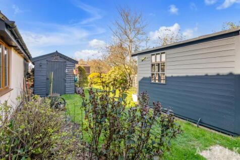 2 Town Farm Cottages IP19 0BE (30).jpg
