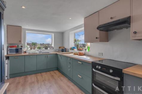 32 Darby Road Beccles NR34 9XX (18).jpg