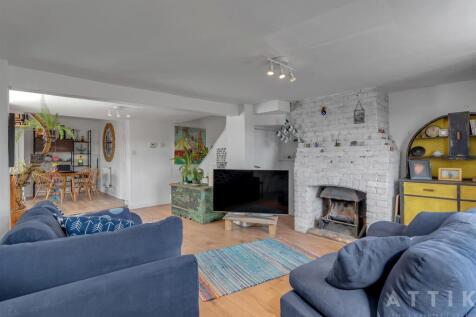 32 Darby Road Beccles NR34 9XX (1).jpg