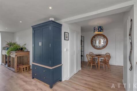 32 Darby Road Beccles NR34 9XX (17).jpg