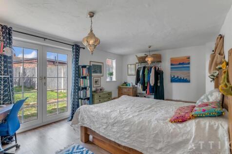 32 Darby Road Beccles NR34 9XX (26).jpg
