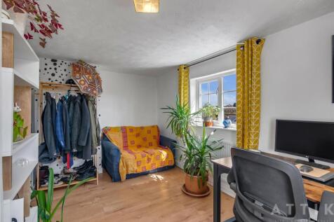 32 Darby Road Beccles NR34 9XX (35).jpg