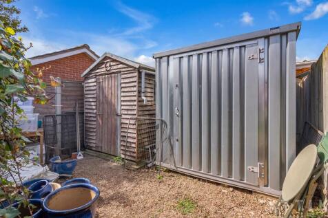 32 Darby Road Beccles NR34 9XX (25).jpg