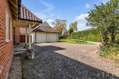 2 Hanbury Close, Halesworth IP19 8DG (11).jpg