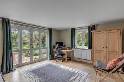 1 Harleston Road Linstead IP19 0LE (4).jpg