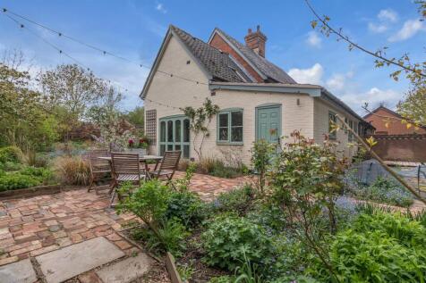 1 Harleston Road Linstead IP19 0LE (33).jpg